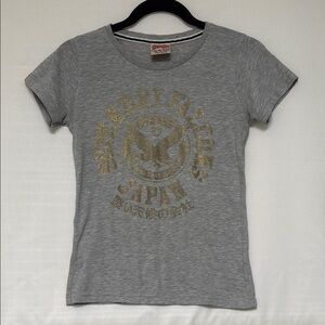 Black Label, Super Dry Vintage Gray Graphic T-Shirt with Gold Print